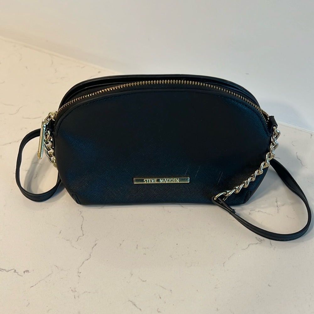 Black Steve Madden purse